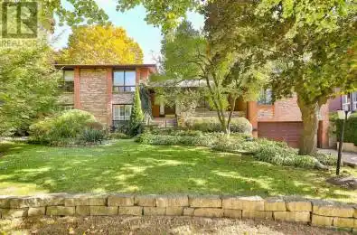 21 Nomad Crescent Toronto (Banbury-Don Mills) Ontario M3B1S5