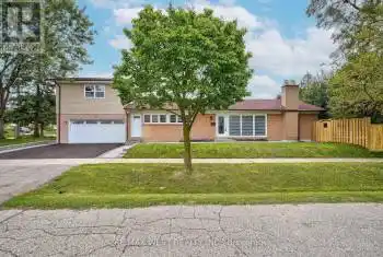 9 Mooreshead Drive, Toronto (Etobicoke West Mall), Ontario M9C2R9, 8 Bedrooms Bedrooms, ,5 BathroomsBathrooms,All Houses,For Sale,Mooreshead,W11986323
