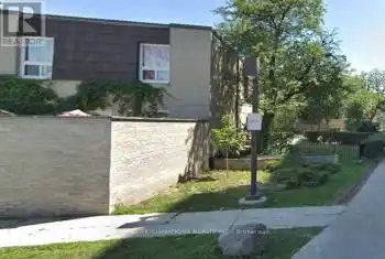 23 Four Winds Drive Unit# 14, Toronto (York University Heights), Ontario M3J1K7, 5 Bedrooms Bedrooms, ,3 BathroomsBathrooms,All Houses,For Sale,Four Winds,W11989600
