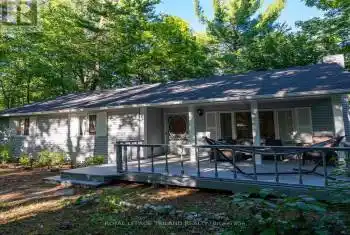 10262 Oakburn Court, Lambton Shores (Grand Bend), Ontario N0M1T0, 3 Bedrooms Bedrooms, ,2 BathroomsBathrooms,All Houses,For Sale,Oakburn,X11955834