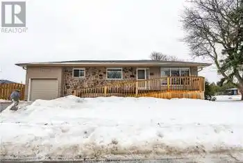 16 GATINEAU Drive, Hamilton, Ontario L8T2W4, 4 Bedrooms Bedrooms, ,2 BathroomsBathrooms,All Houses,For Sale,GATINEAU,40702718