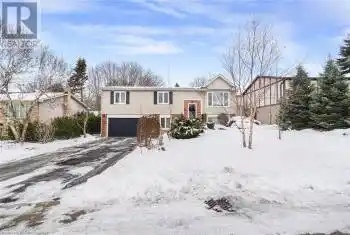 647 TOMAHAWK Crescent, Ancaster, Ontario L9G3N2, 4 Bedrooms Bedrooms, ,2 BathroomsBathrooms,All Houses,For Sale,TOMAHAWK,40696756