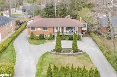 1135 SIESTA Drive Tiny Ontario L0L 1P1
