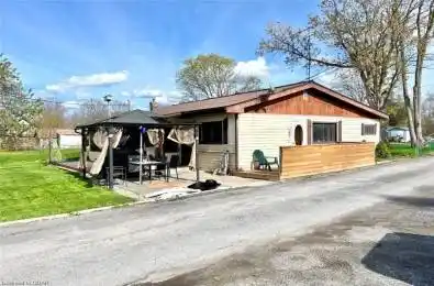 15 LANE Crescent Belleville Ontario K8P 3G2