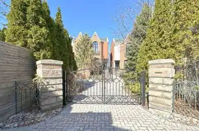 8 Alex Mews Toronto C02 Ontario M5R 3T2