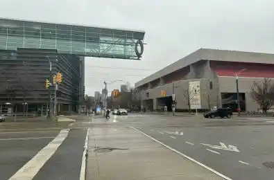 648 Spadina Avenue Unit# Main Toronto C01 Ontario M5S 2H7