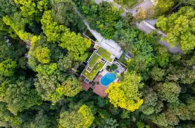 11 Beaumont Road Toronto C09 Ontario M4W 1V4
