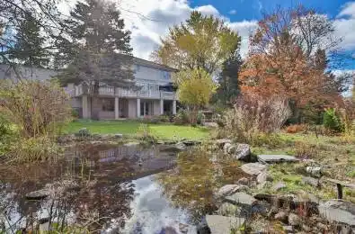 716 Woodland Acres Crescent Vaughan Ontario L6A 1G2