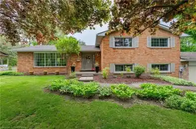 11 COACHMAN Crescent Hamilton Ontario L8N 2Z7