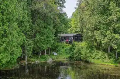 1086 SOUTH TOAD LAKE Road Lake of Bays Ontario P1H 2J6