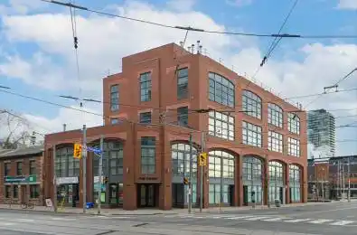 393 King Street Unit# 202 Toronto C08 Ontario M5A 1L3