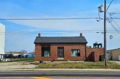 323 Danforth Road Toronto E04 Ontario M1L 3X2