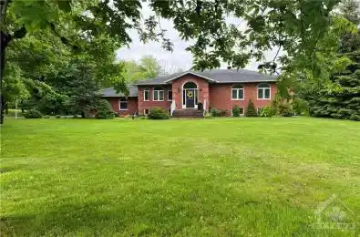 7 SOUTH POINT Drive Rideau Lakes Ontario K7A 4S5