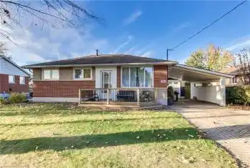 1049 Sovereign
