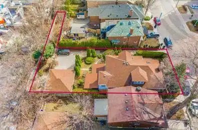 25 Robina Avenue Toronto C03 Ontario M6C 3Y5