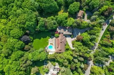 50 Park Lane Circle Toronto C12 Ontario M3C 2N2