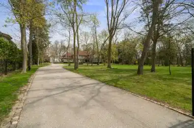 15 Park Lane Circle Toronto C12 Ontario M3B 1Z8