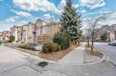 21 Pioneer Avenue Toronto W04 Ontario M6M 5H8