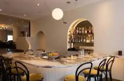 920-922 Queen Street Toronto C01 Ontario M6J 1G6