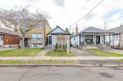 459 Whitmore Avenue Toronto W04 Ontario M6E 2N6