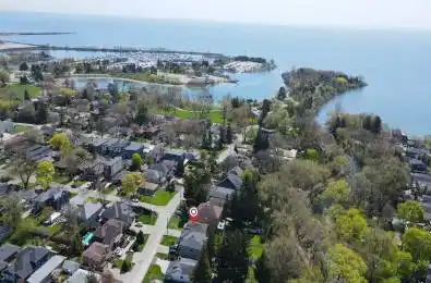 928 Hampton Crescent Mississauga Ontario L5G 4G3