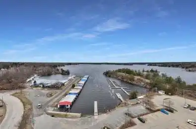 130 STEAMSHIP BAY Road Unit# 305 Gravenhurst Ontario P1P 1Z9