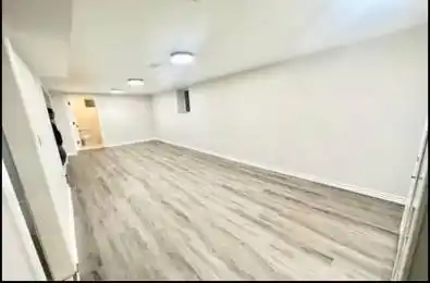 431 Woodcrest Avenue Unit# Basement Oshawa Ontario L1J 2T5