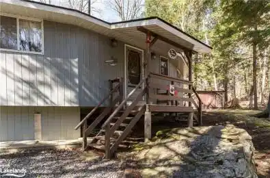 32 MAPLE LEAF Drive Huntsville Ontario P1H 2J2