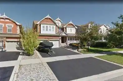 28 Apsley Crescent Whitby Ontario L1M 2E7