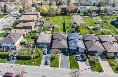 1227 Alexandra Avenue Mississauga Ontario L5E 2A4