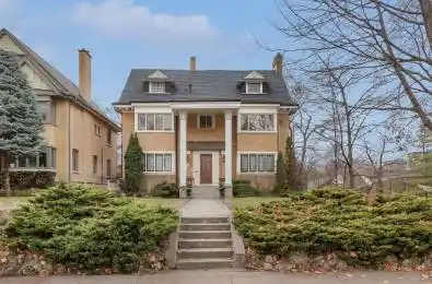 60 Indian Grove Toronto W01 Ontario M6R 2Y3