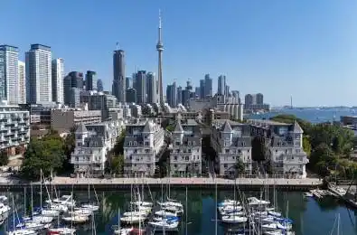 32 Stadium Road Unit# 323 Toronto C01 Ontario M5V 3P4