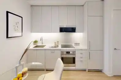250 Lawrence Avenue Unit# 605 Toronto C04 Ontario M5M 1B1