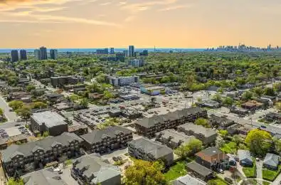 25 Strangford Lane Unit# 103 Toronto E04 Ontario M1L 0E5