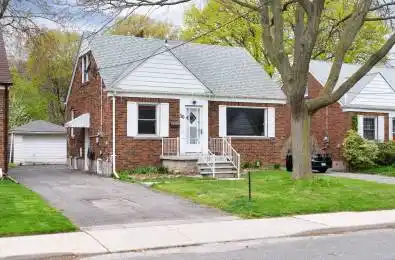 16 Plaxton Drive Toronto E03 Ontario M4B 2P8