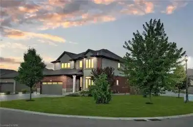 56 CALISTA Drive Welland Ontario L3C 7G8