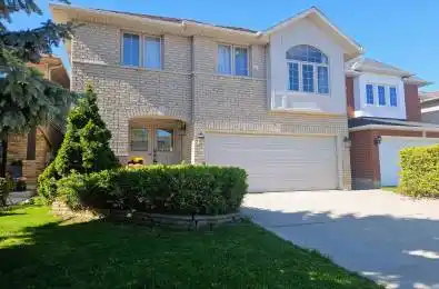 19 Claudette Gate Hamilton Ontario L9B 2S3
