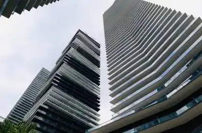 38 Annie Craig Drive Unit# 4202 Toronto W06 Ontario M8V 0G9