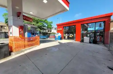 132 Harbord Street Toronto C01 Ontario M5S 1G8