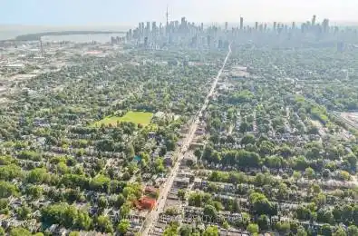 1322 A GERRARD Street Toronto E01 Ontario M1C 1Z5