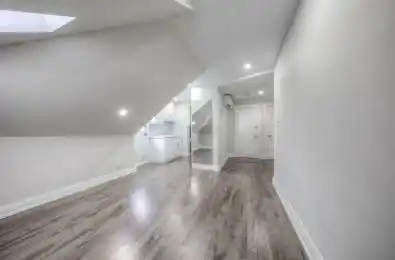 1747 Bathurst Street Unit# #3 Toronto C03 Ontario M5P 3K5