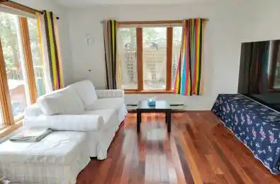 81 Scarborough Heights Boulevard Toronto E08 Ontario M1M 2V5