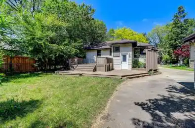 1618 Trotwood Avenue Mississauga Ontario L5G 3Z9