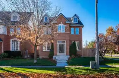 2540 SUNNYHURST Close Oakville Ontario L6H 7K5