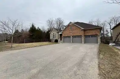 2 Camelot Square Barrie Ontario L4M 0C2