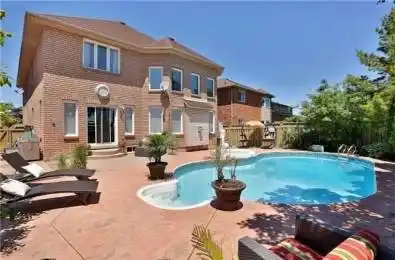 2065 Rosemount Crescent Oakville Ontario L6M 3P6