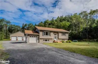 80 CERAMIC MINE ROAD Road Huntsville Ontario P1H 2J4