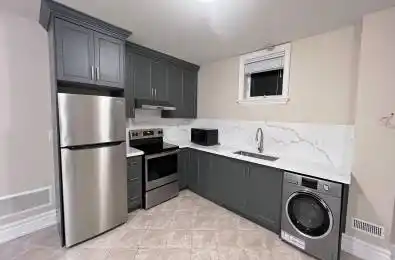 330 Hillmount Avenue Toronto W04 Ontario M6B 1Y7