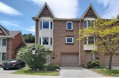 25 Cardwell Avenue Unit# 30 Toronto E07 Ontario M1S 4Y6