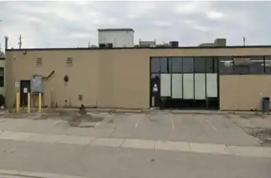 1 Hafis Road Toronto W04 Ontario M6M 2V6